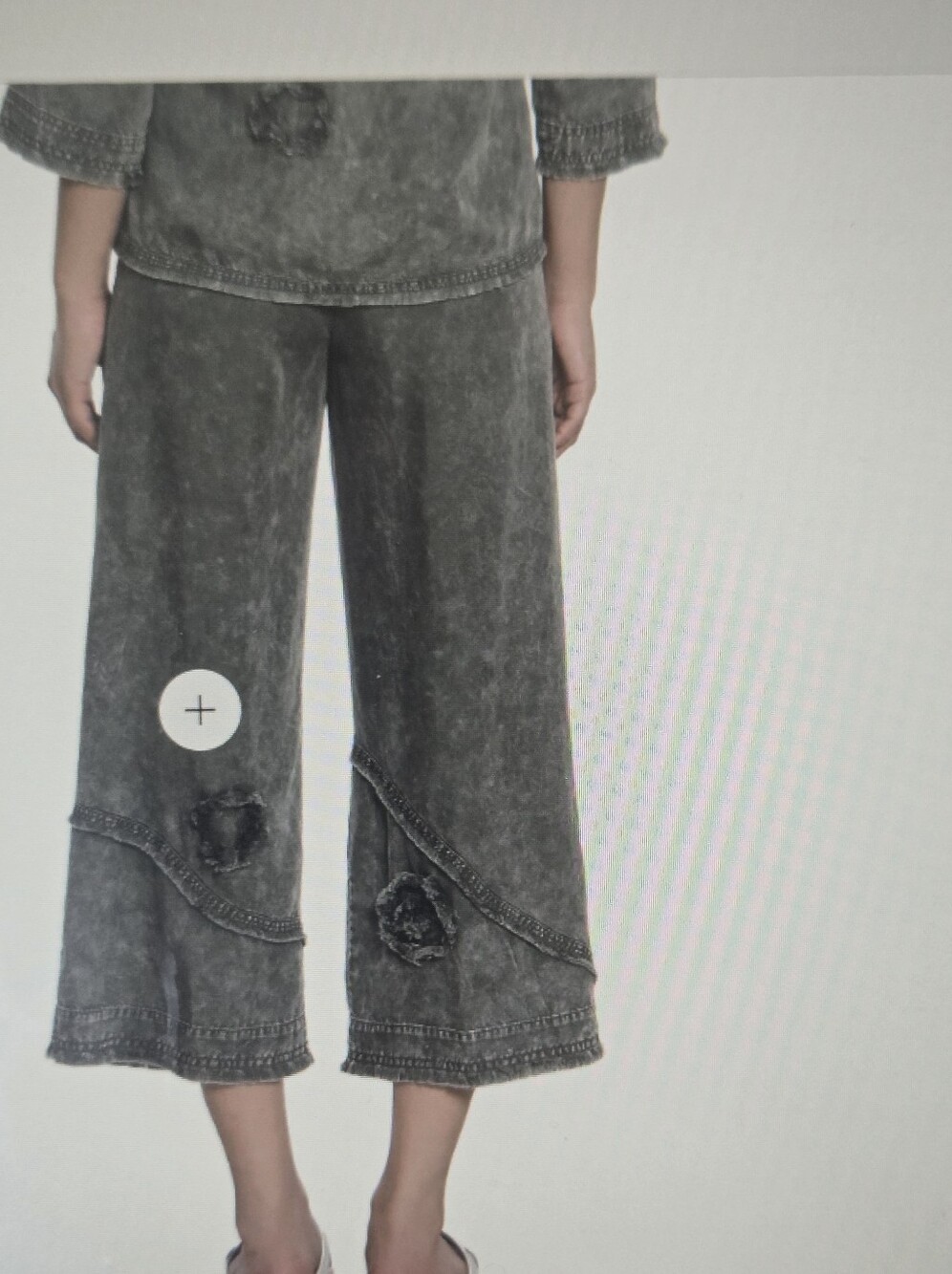 Ali Miles Applique Detail Cropped Drawstring Pant - Grey